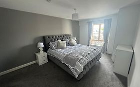 Luxury 2 Bed Fully Equipped City Centre Apartment